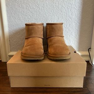 Classic Ugg Mini Kids 4 Women’s 6